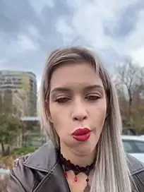 Stripchat Sex Chat of KikiWatson
