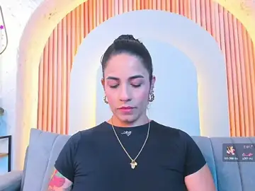Stripchat Live Sex Cam of violet_scott_