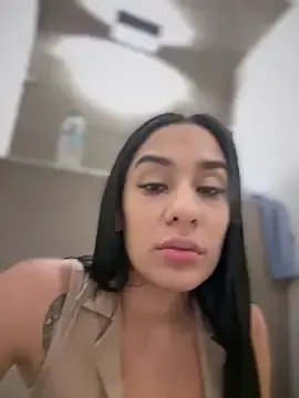 Stripchat Sex Cam of __IRIS__