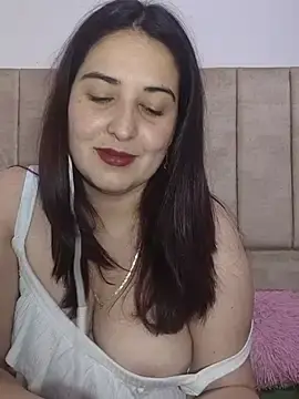 Stripchat Free Live Porn of Emily1foxx_