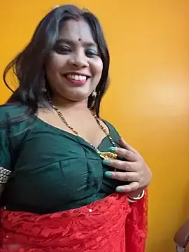 Stripchat Sex Cam of RedQQueen