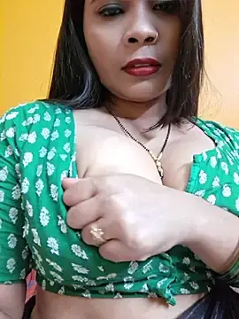 Stripchat Sex Cam of RedQQueen