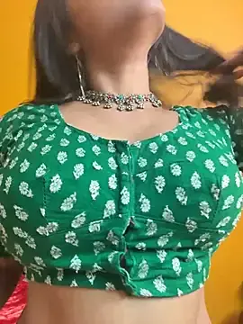 Stripchat Live Porn of RedQQueen