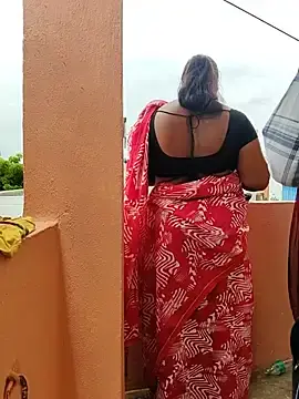 Stripchat Sex Cam of Desicouple1706