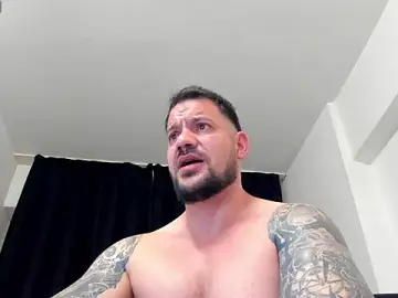 Stripchat Nude Webcam of musclemonster31