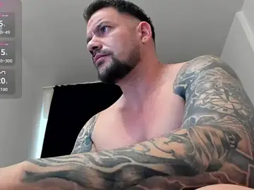 Stripchat Live Sex Cam of musclemonster31