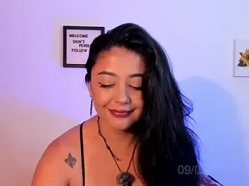 Stripchat Free Live Porn of LauraToro_