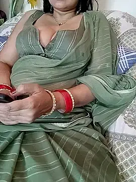 Stripchat Sex Cam of kaamuk_shweta
