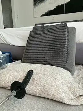 Stripchat Free Porn Cam of Laurahorney_xo
