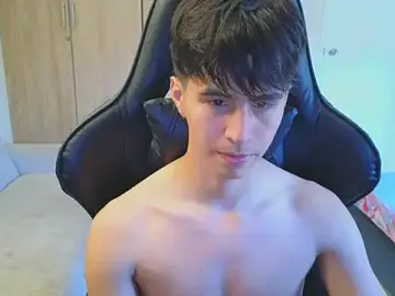 Stripchat Free Porn Cam of carl_dixon