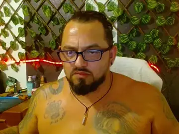 Stripchat Live Sex of mr_wolf46