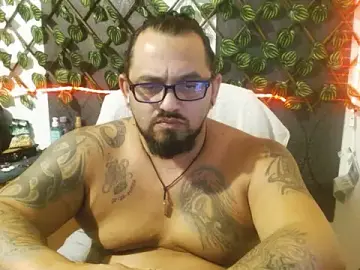 Stripchat Live Sex Cam of mr_wolf46