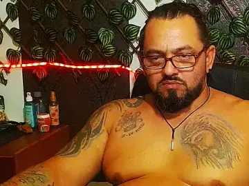 Stripchat Live Sex Cam of mr_wolf46