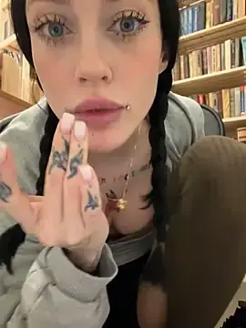 Stripchat Sex Cam of Melissa_crazy
