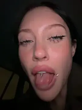 Stripchat Sex Cam of Melissa_crazy