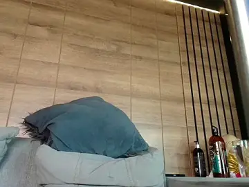 Stripchat Free Porn Cam of alys_molly_11