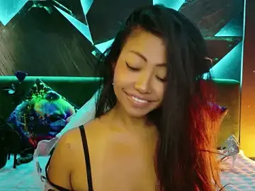 Stripchat Sex Chat of ElyaQuinn