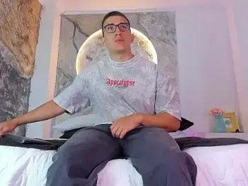 Stripchat Live Sex Cam of JeffDaltton