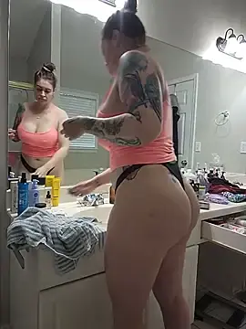 Stripchat Adult Video Chat of HollyTattoo
