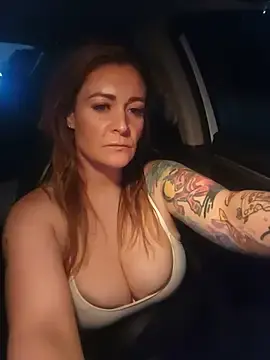 Stripchat Live Sex of HollyTattoo