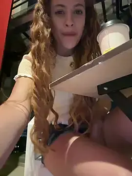 Stripchat Live Sex of alana15