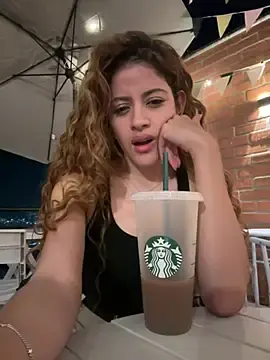 Stripchat Live Sex of alana15