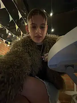 Stripchat Watch Live Sex Cams of alana15