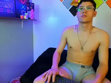 Stripchat Live Porn of luca_white