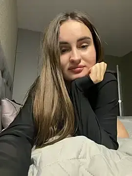 Stripchat Sex Cam of Lizzie_Castillo