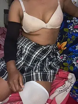 Stripchat Free Live Porn of HOTTY-TINA