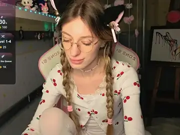 Stripchat Adult Webcam of MiaMooonn