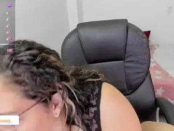 Stripchat Free Porn Cam of alejandra_milf_