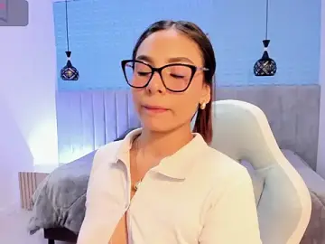 Stripchat Live Porn of amira_cute2