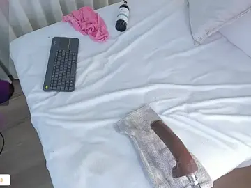 Stripchat Free Porn Cam of angiee_roses