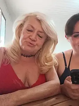 Stripchat Sex Cam of Bellapotencia1985