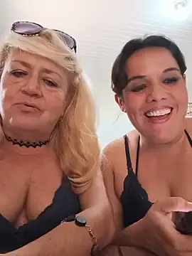 Stripchat Live Sex of Bellapotencia1985
