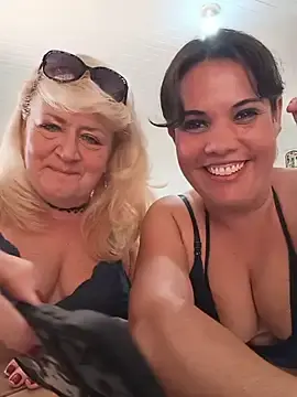 Stripchat Best live sex cam show of Bellapotencia1985