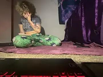 Stripchat Free Live Porn of Creolegirl19