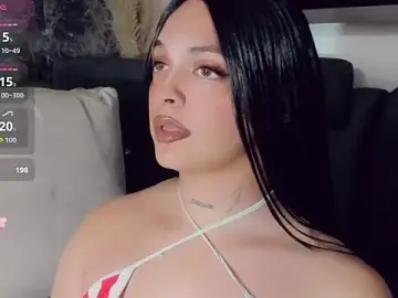 Stripchat Adult Webcam of Emmaa_Saenz_