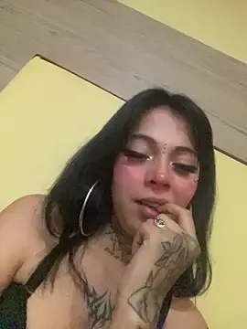 Stripchat Nude Webcam of YummyGirl_