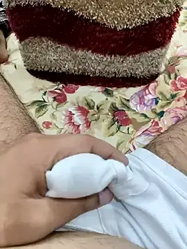 Stripchat Live Sex Cam of 12vxyz