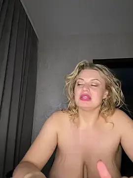 Stripchat Sex Chat of Evellyn