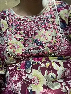 Stripchat Nude Webcam of Meera_xxx