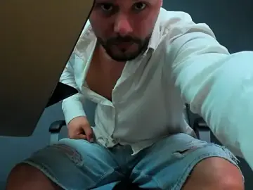 Stripchat Adult Video Chat of BrianHunts
