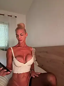 Stripchat Live Sex Cam of Aria_69