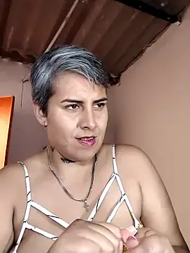 Stripchat Sex Cam of Yessi_rousse