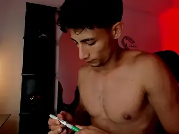 Stripchat Live Porn of MaxiimoRomano_