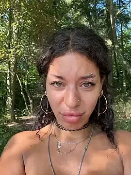 Stripchat Free Porn Cam of AlyssaHottv_