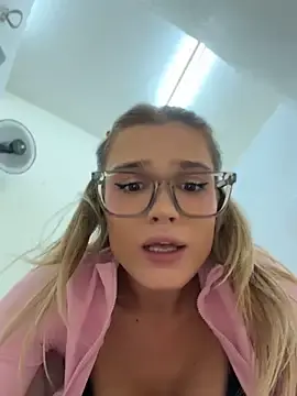 Stripchat Free Porn Cam of Nicoleevien