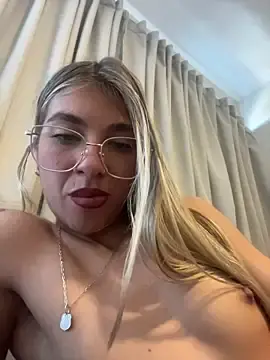 Stripchat Live Sex of CieloPasion